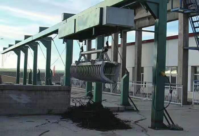 抓斗式清污機